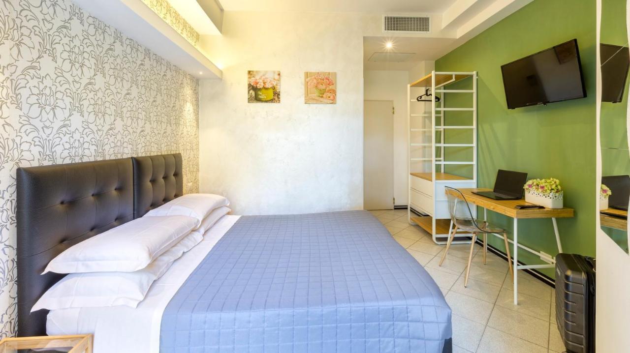 Hotel La Nidiola Riccione Bagian luar foto