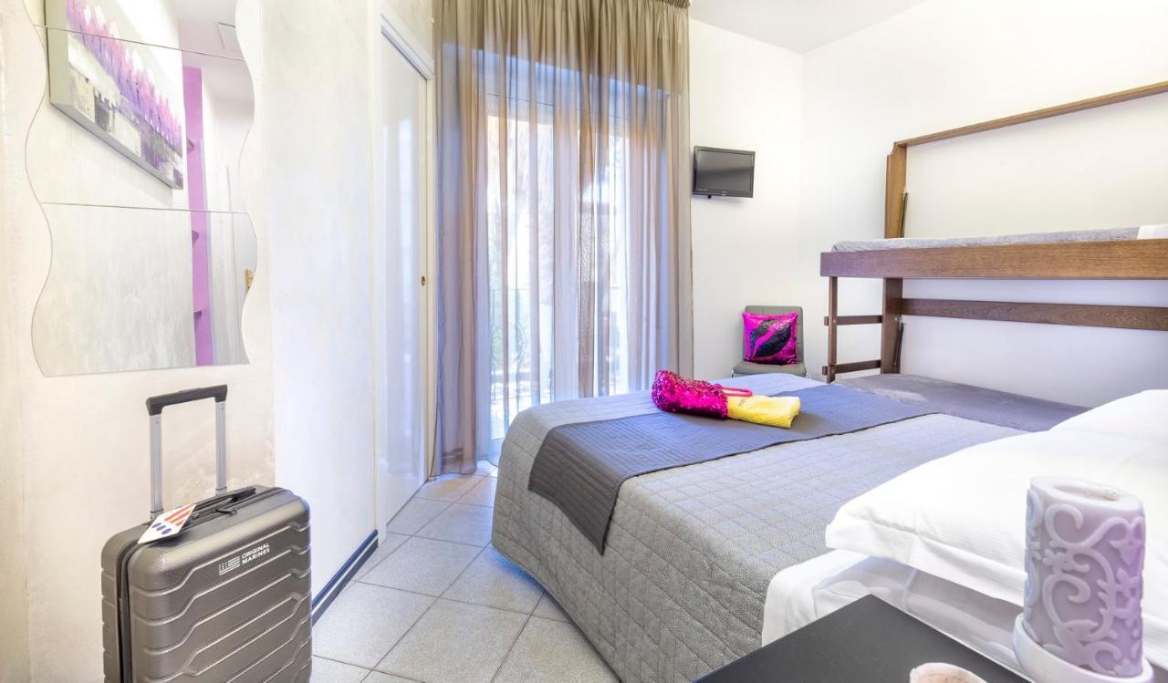 Hotel La Nidiola Riccione Bagian luar foto
